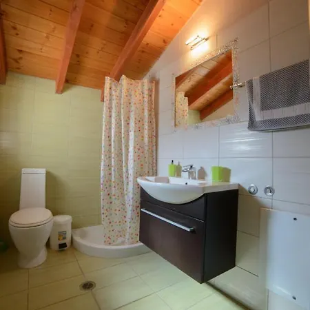 Lena Apartman Szidári