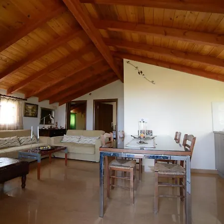 Apartman Lena *