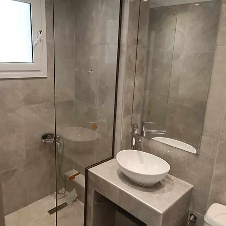Lena Apartman