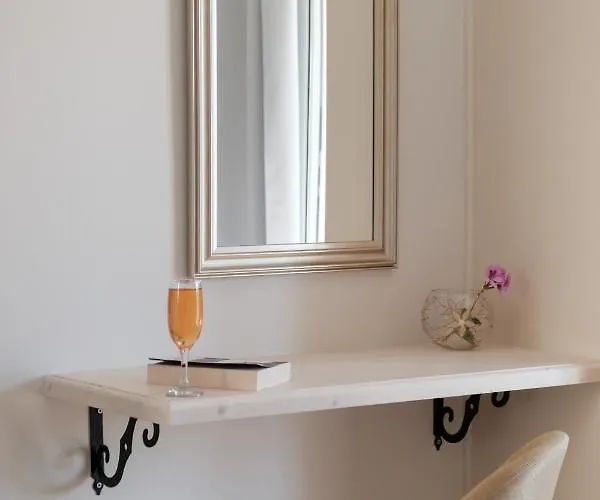 Lena Διαμέρισμα Σιδάρι